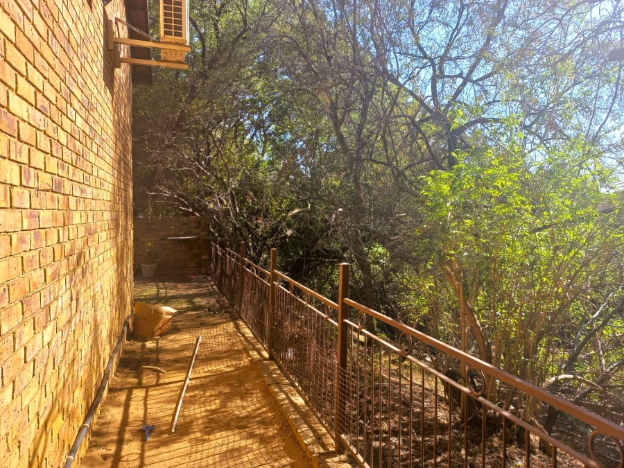 2 Bedroom Property for Sale in Safari Gardens North West